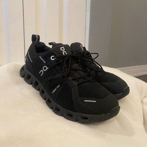 Womens On Cloud “Cloud 5 Waterproof” (new generation) in black